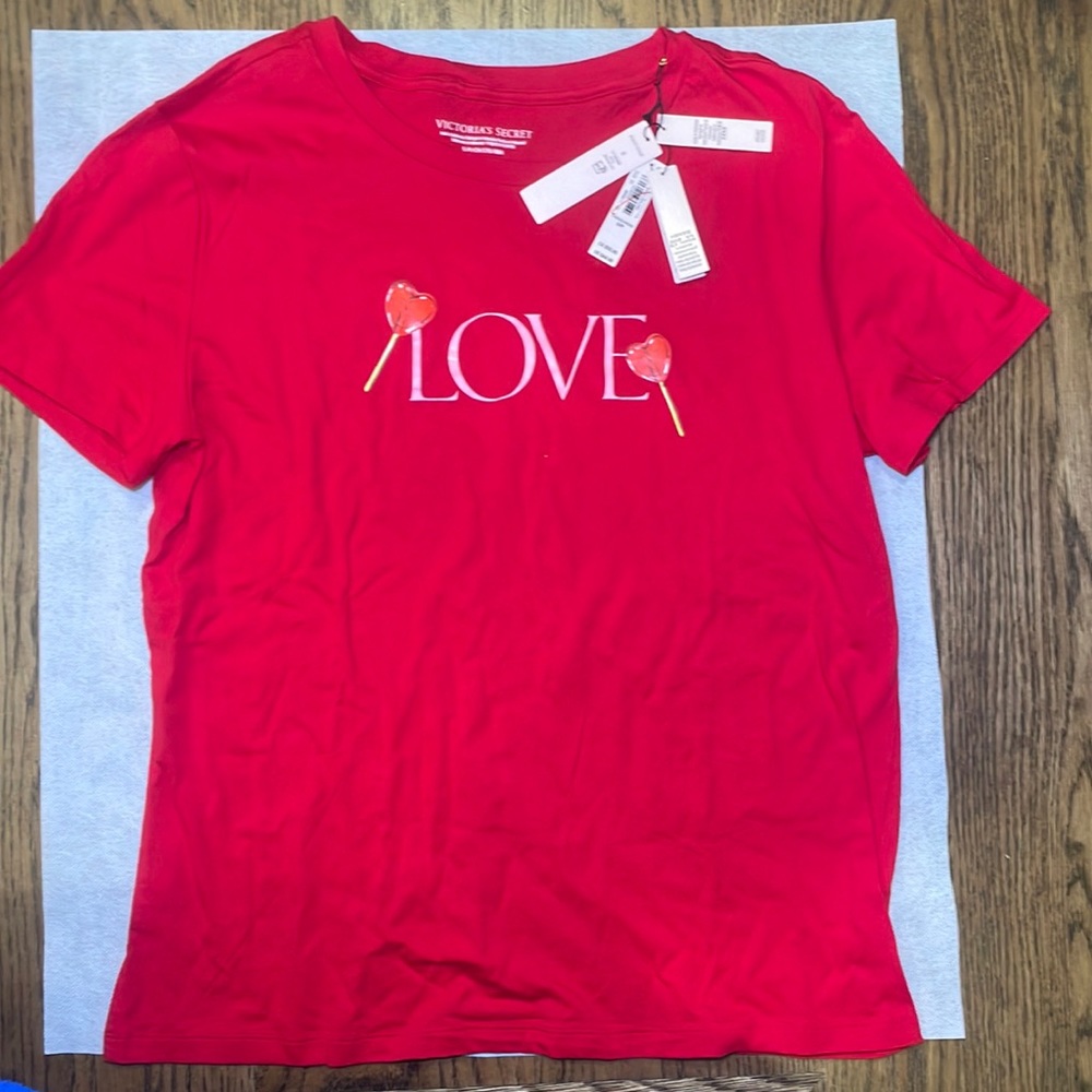 NWT Victoria’s Secret Corron Red “Love” Heart Print Short Sleeve T-Shirt Size S
